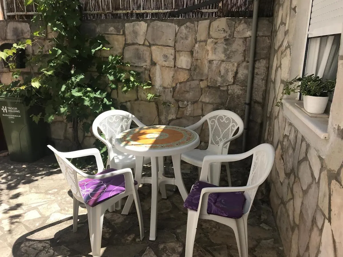 Guest house Emma Hotel Trogir
