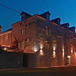Pensionat Carol, Trogir