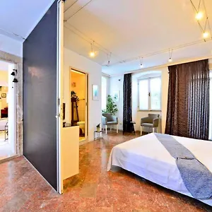 Romantic Gena Guest house