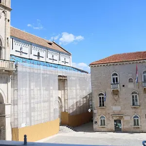  Gasthof Square