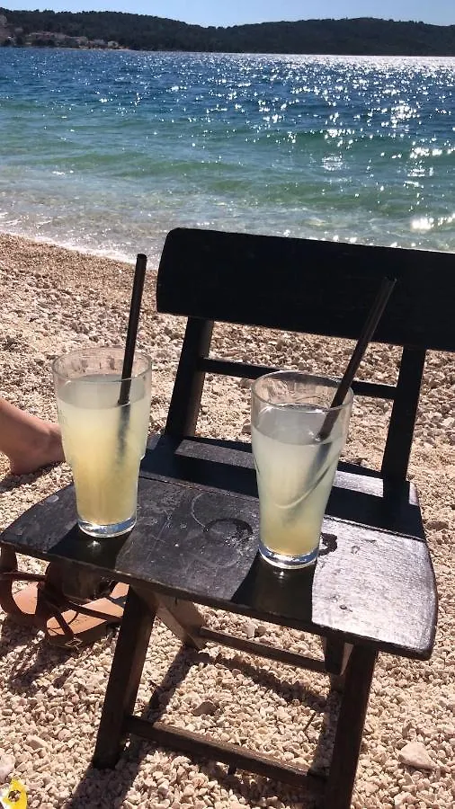 Emma Ξενοδοχείο Τρογκίρ 0*,